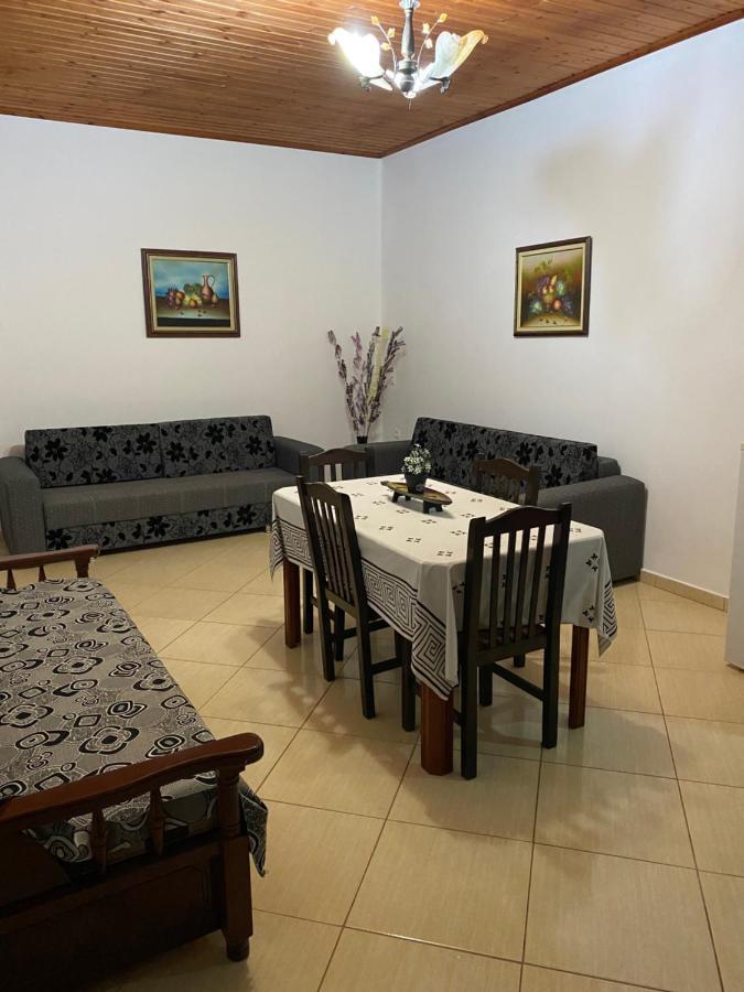 Hotel Moscopole Ксамил Екстериор снимка