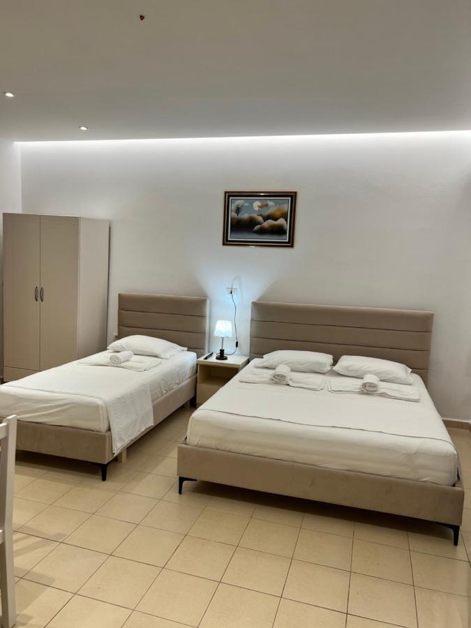 Hotel Moscopole Ксамил Екстериор снимка
