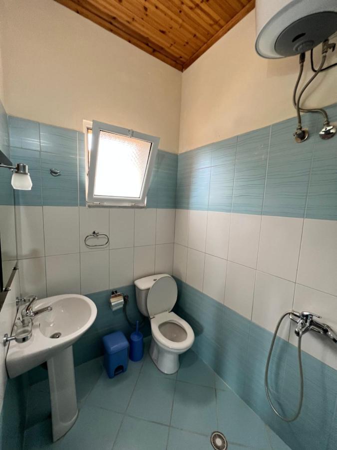 Hotel Moscopole Ксамил Екстериор снимка