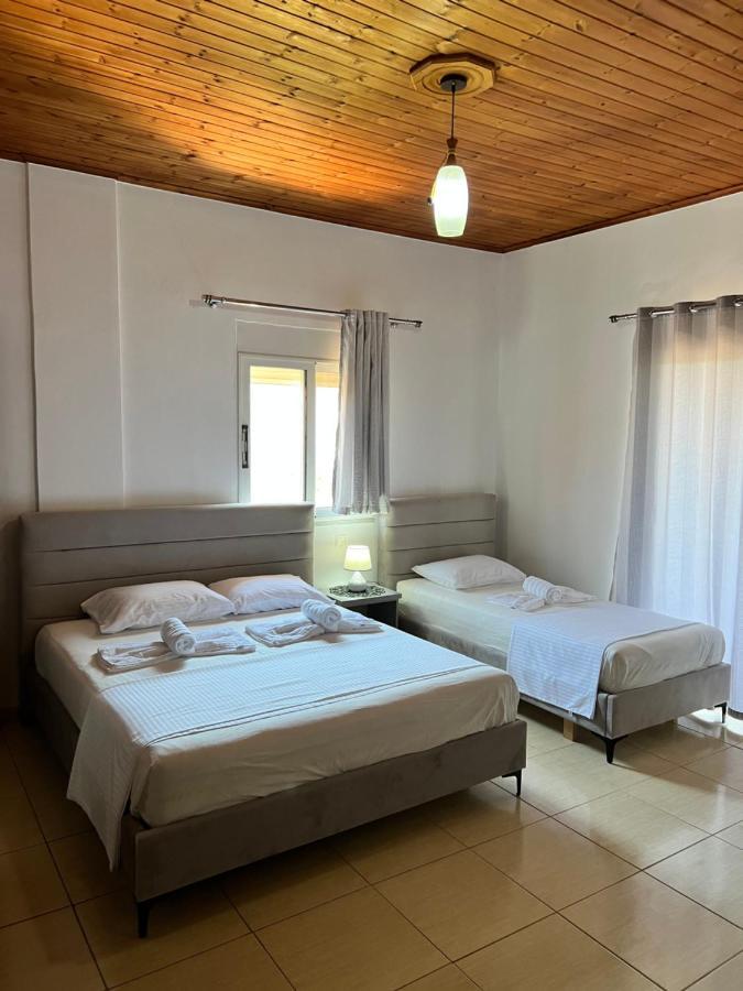 Hotel Moscopole Ксамил Екстериор снимка
