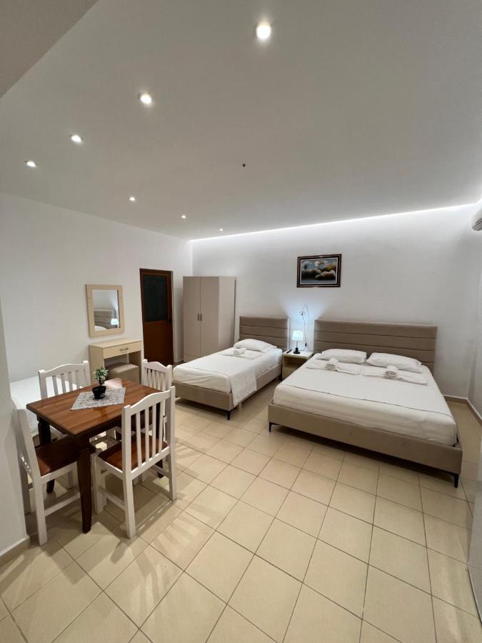 Hotel Moscopole Ксамил Екстериор снимка