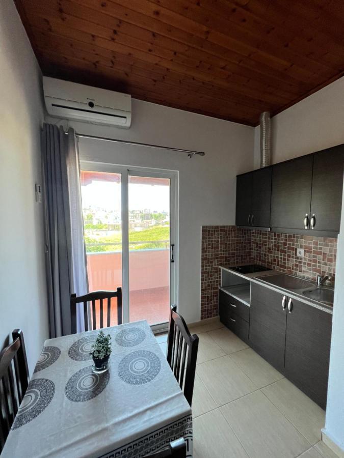 Hotel Moscopole Ксамил Екстериор снимка