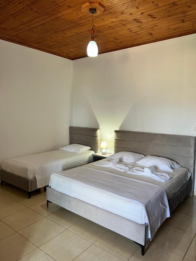 Hotel Moscopole Ксамил Екстериор снимка