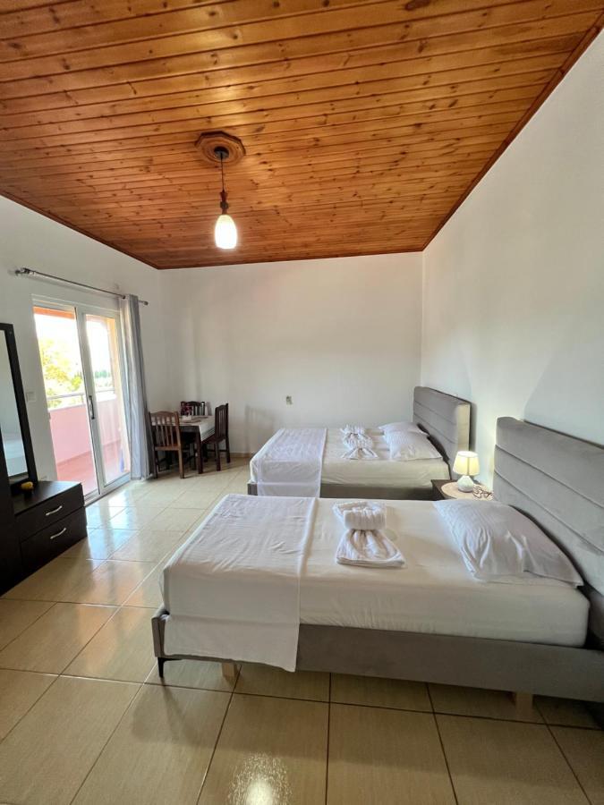 Hotel Moscopole Ксамил Екстериор снимка
