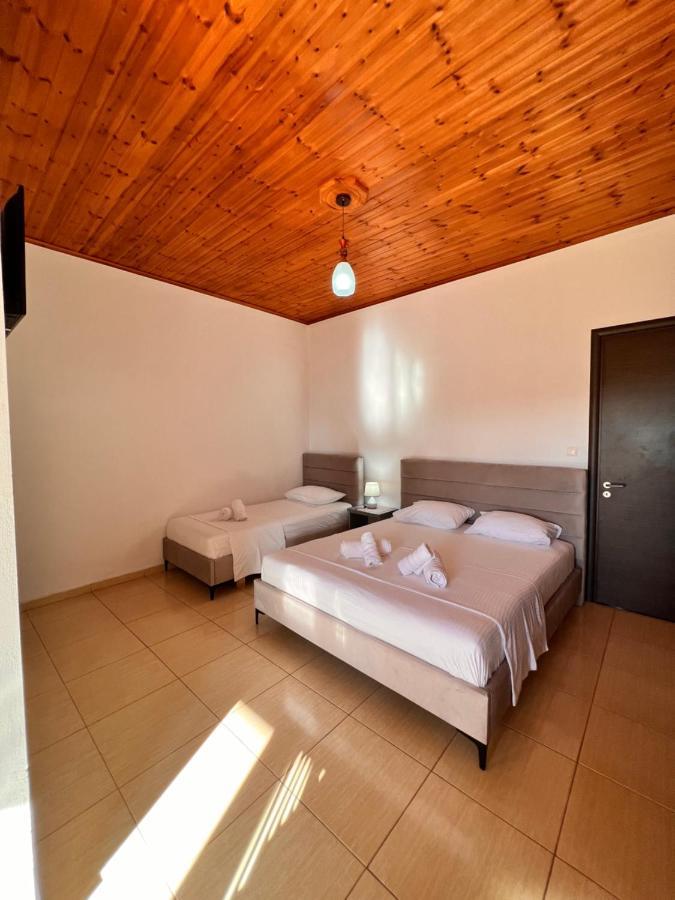 Hotel Moscopole Ксамил Екстериор снимка