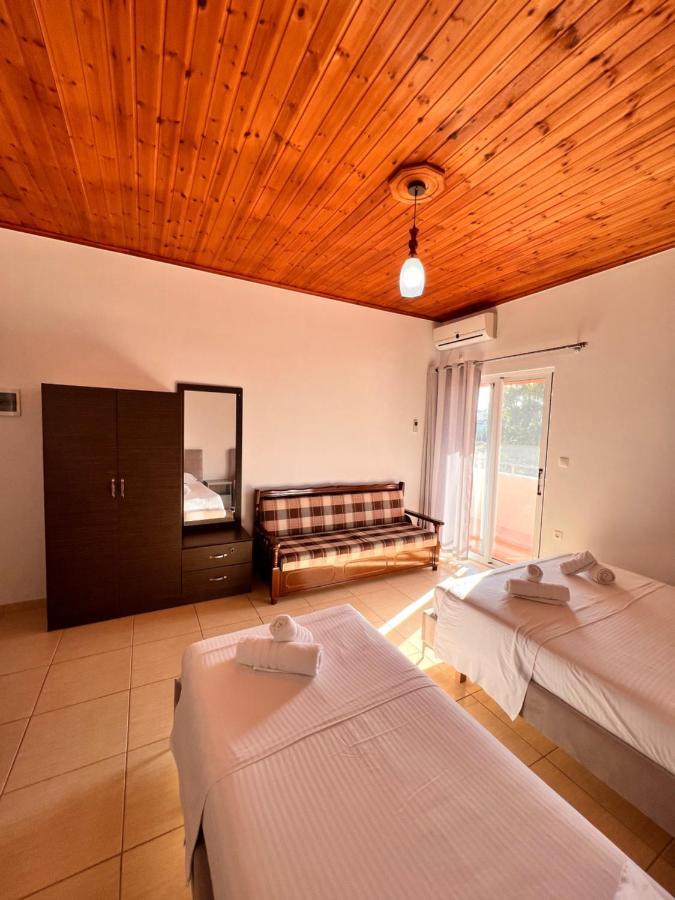 Hotel Moscopole Ксамил Екстериор снимка