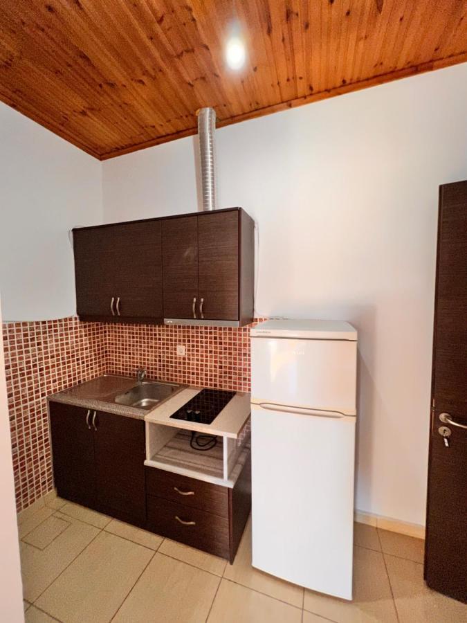 Hotel Moscopole Ксамил Екстериор снимка