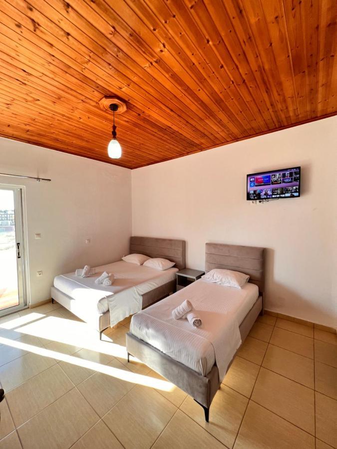 Hotel Moscopole Ксамил Екстериор снимка