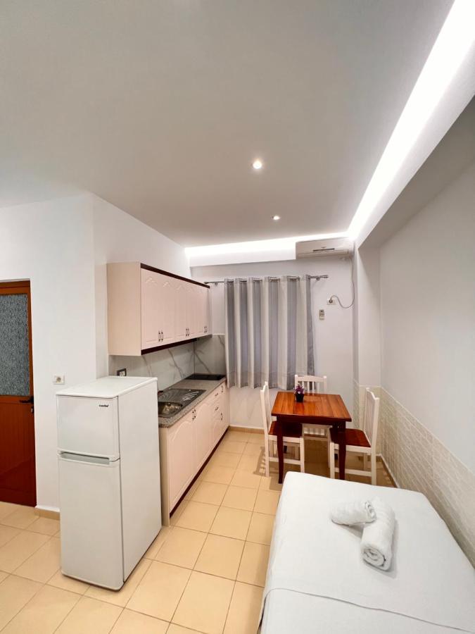 Hotel Moscopole Ксамил Екстериор снимка