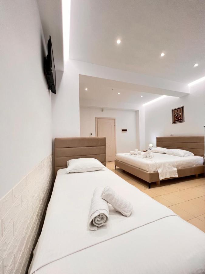 Hotel Moscopole Ксамил Екстериор снимка