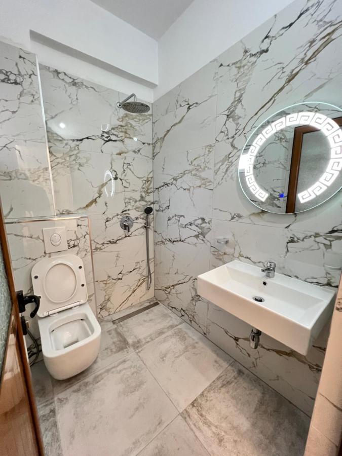 Hotel Moscopole Ксамил Екстериор снимка
